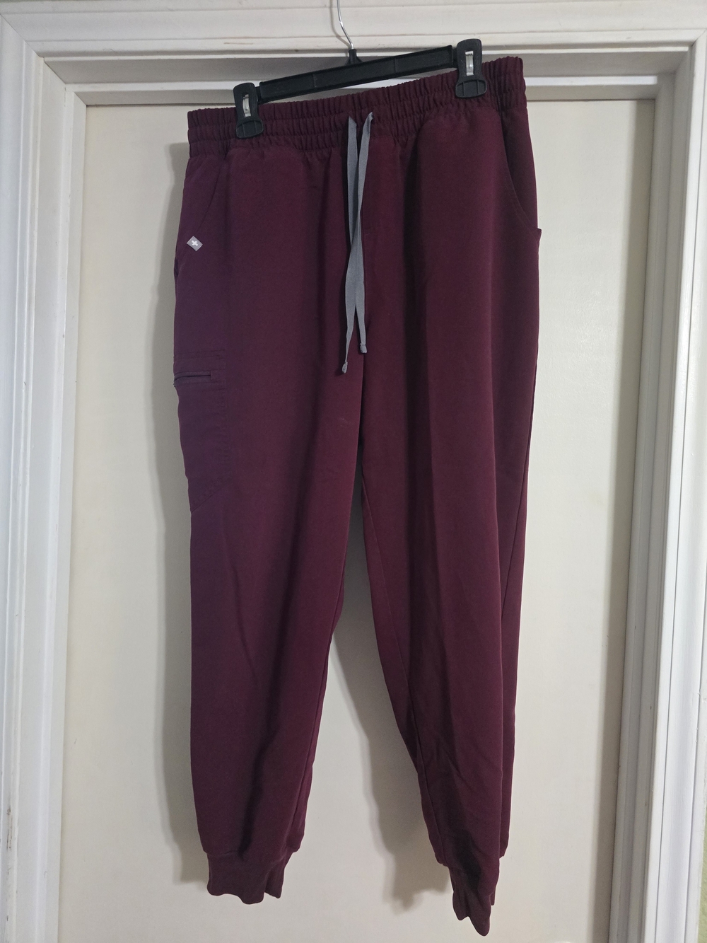 Figs Women's Maroon Drawstring Joggers
